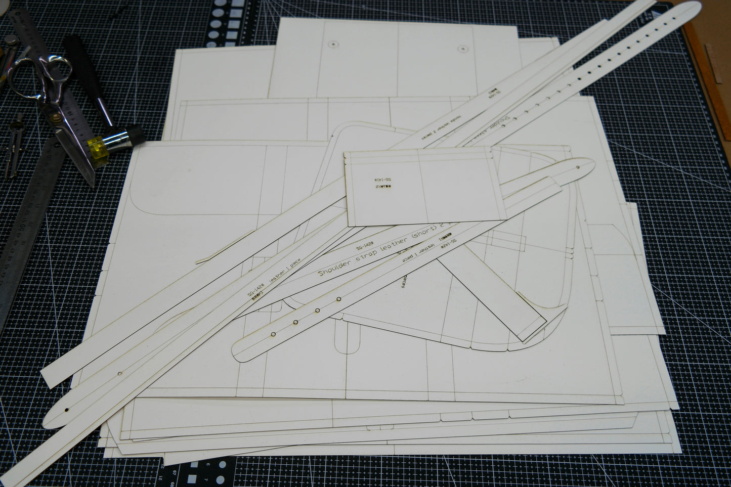 【PDF Pattern】 Fashionable leather canvas backpack pattern/knapsack pattern