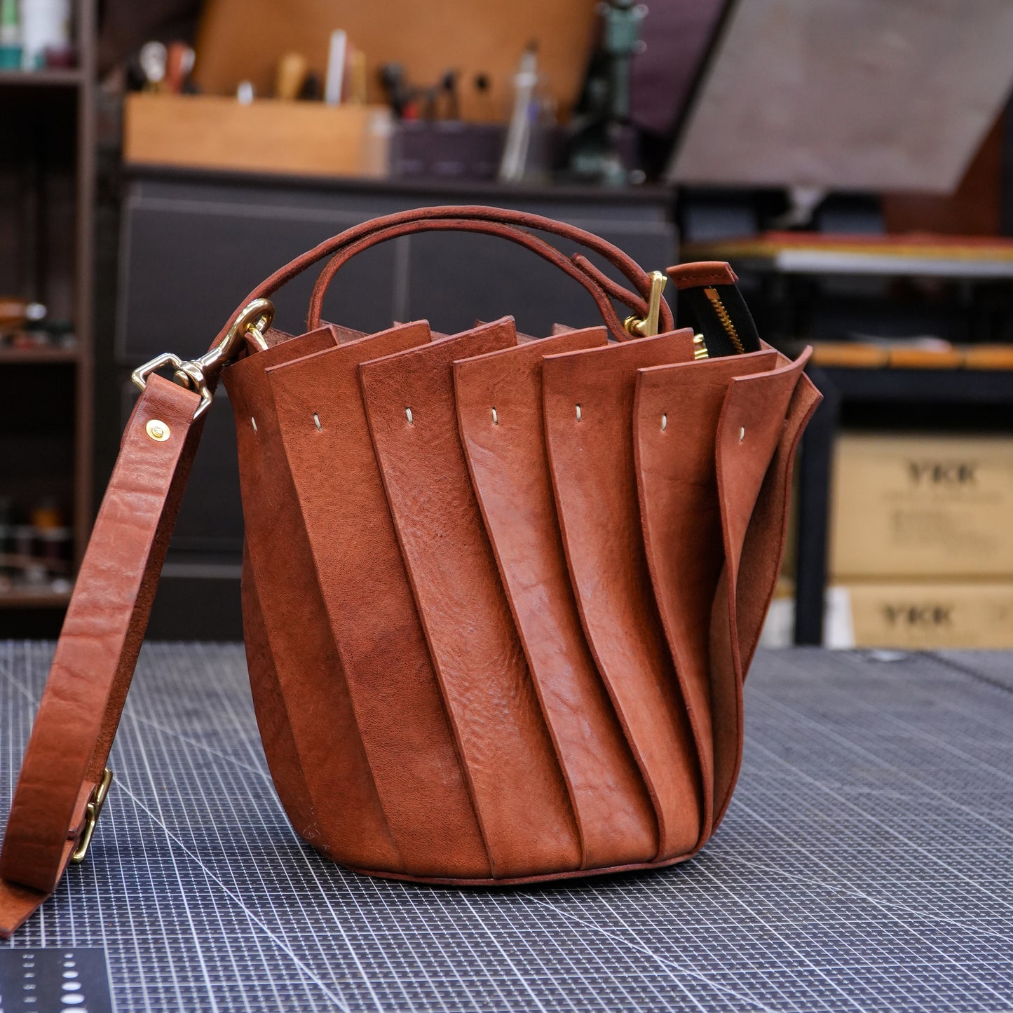 Vegetable Tanned Leather Bucket Bag NV-3 | Custom Engraving | Oakisma