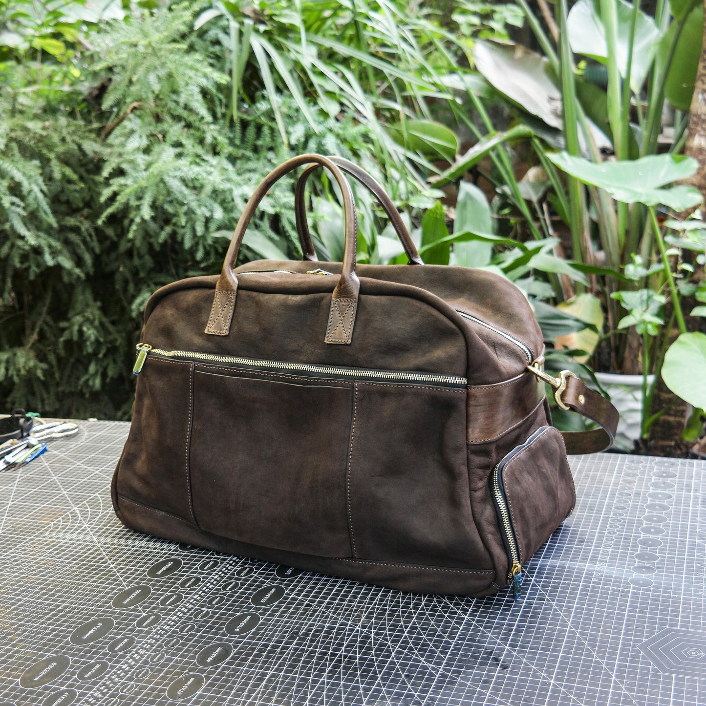 Luggage bag/travel bag - a portable travel bag handmade from cowhide,A suit bag,Suit storage travel bag,Leather bag for suit,Canvas suit storage bag,Fitness bag