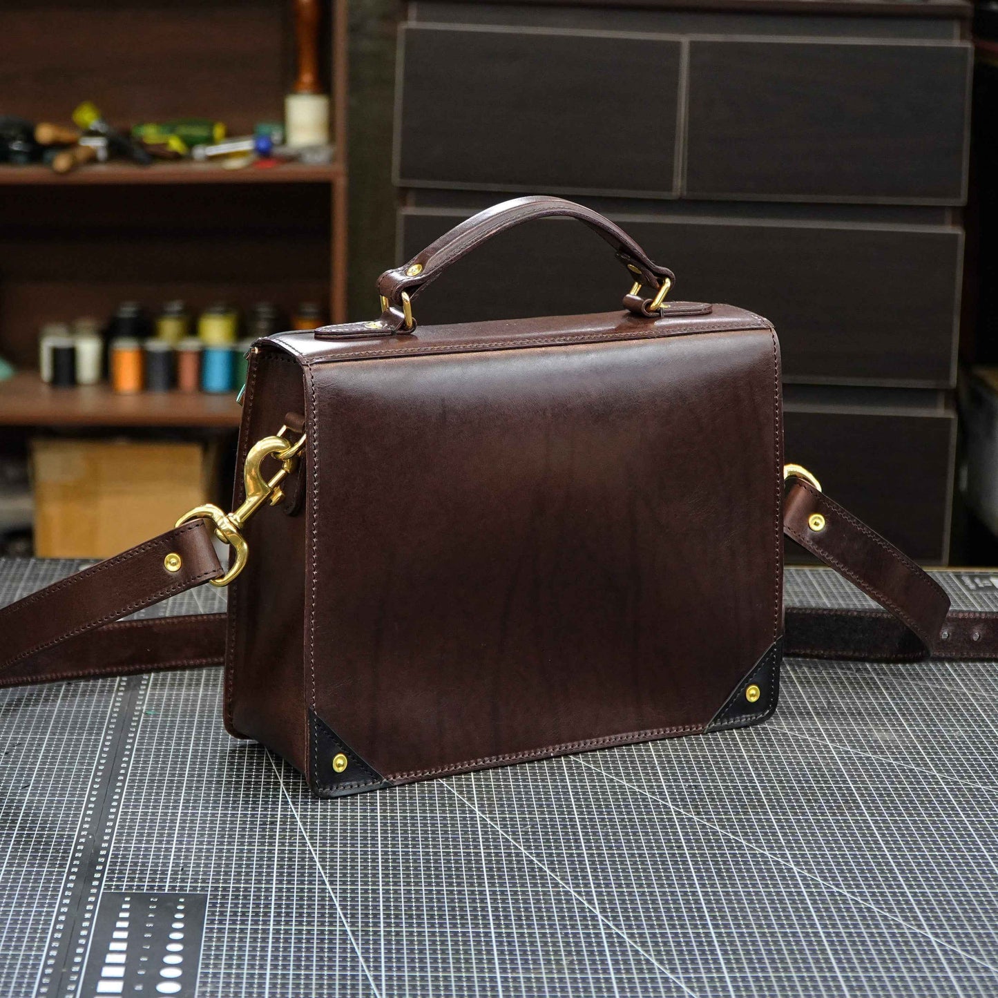 AI designed creative cowhide handbag with one shoulder and crossbody design