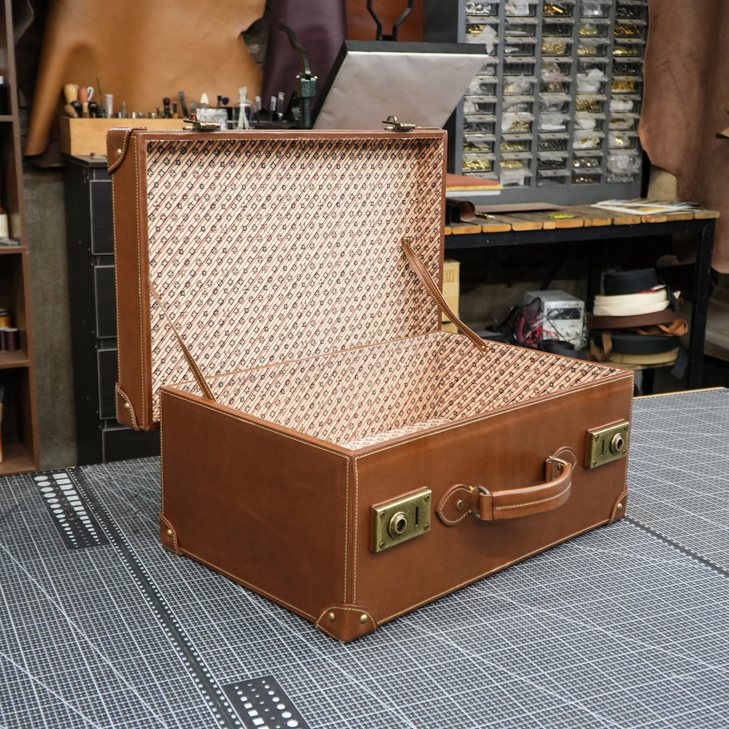 【Suitcase Pattern】 Vintage cowhide suitcase pattern/Cowhide travel storage box pattern