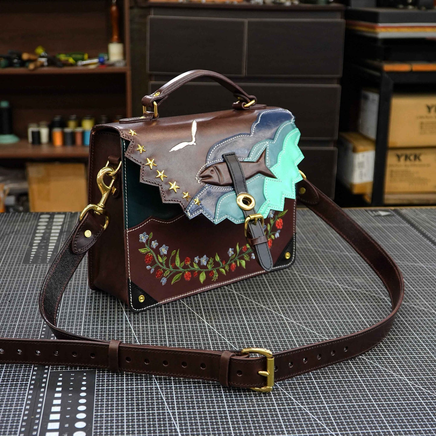 AI designed creative cowhide handbag with one shoulder and crossbody design