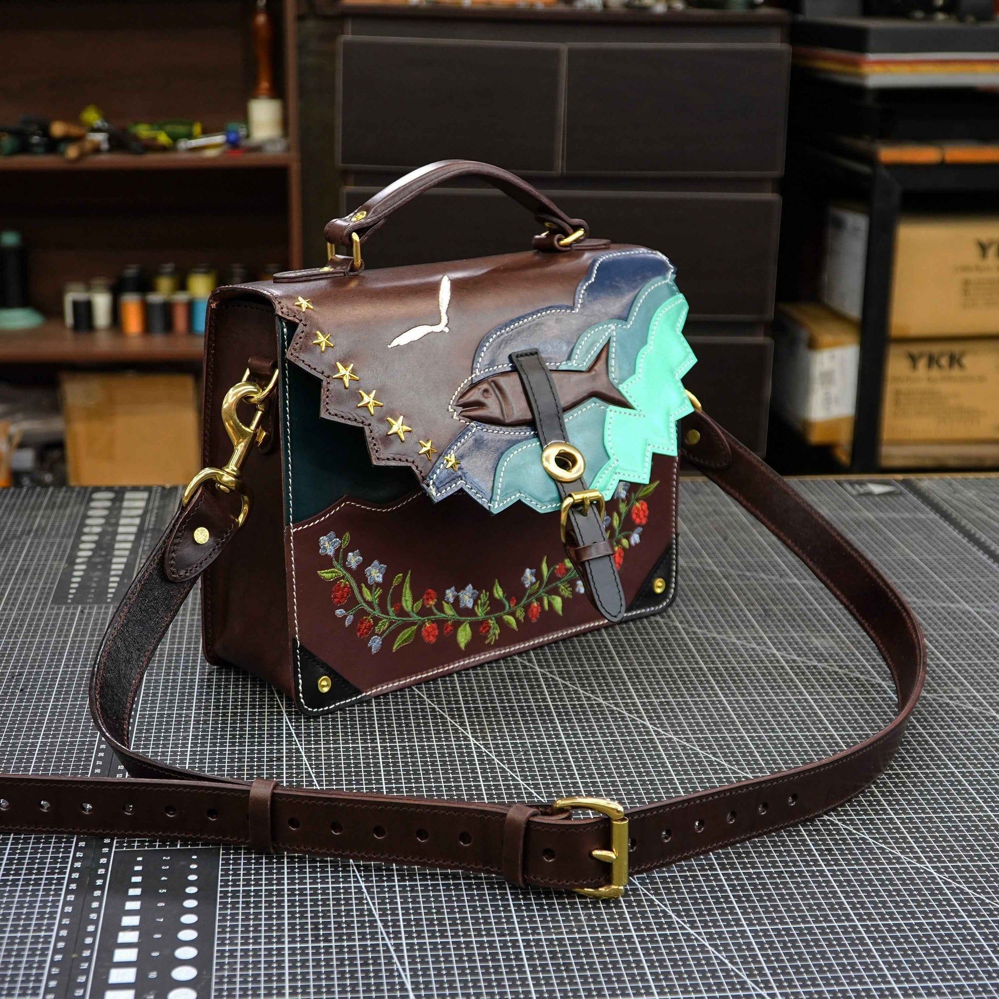 AI designed creative cowhide handbag with one shoulder and crossbody design
