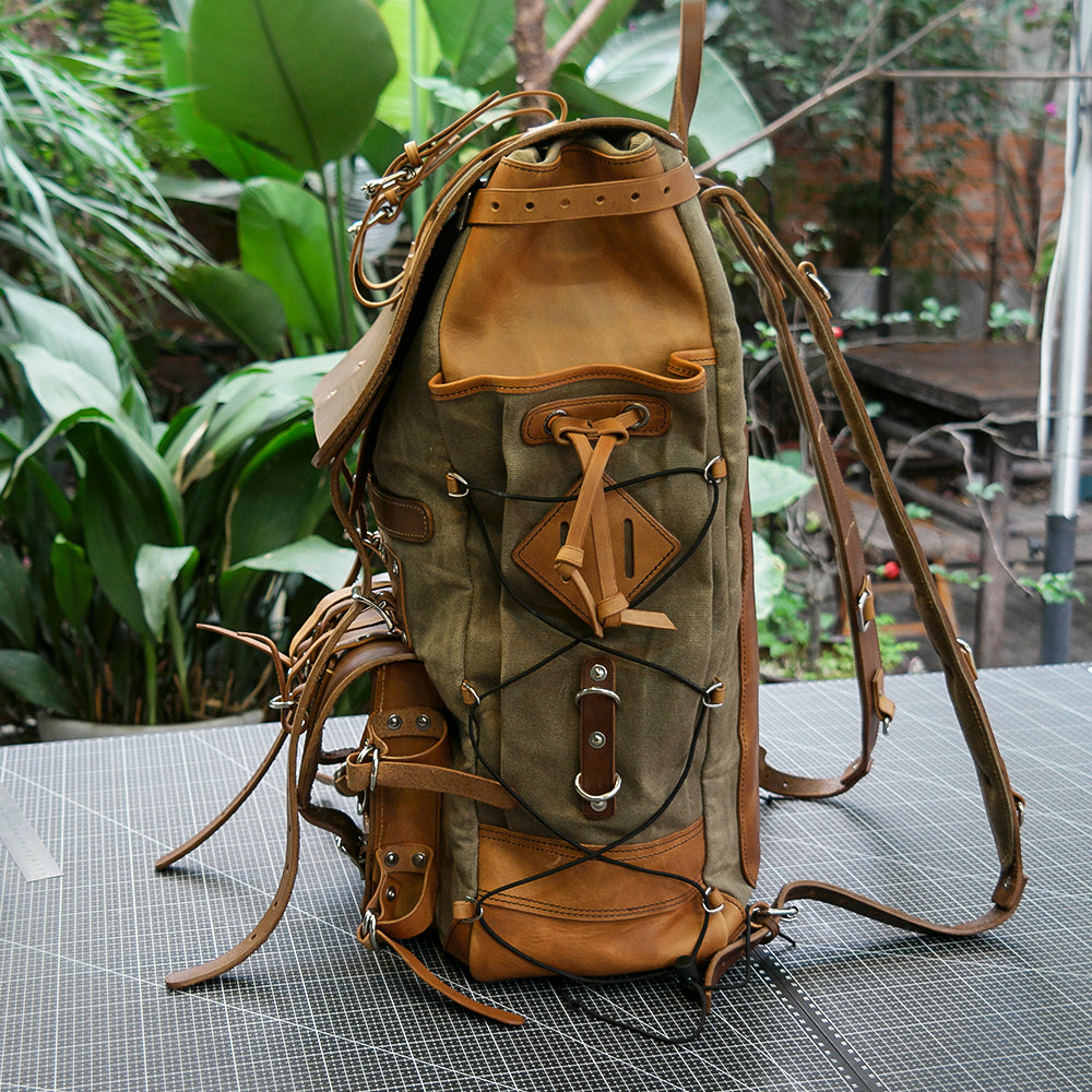 Physical Patterns】Waxed canvas and leather backpack 45 liter handmade