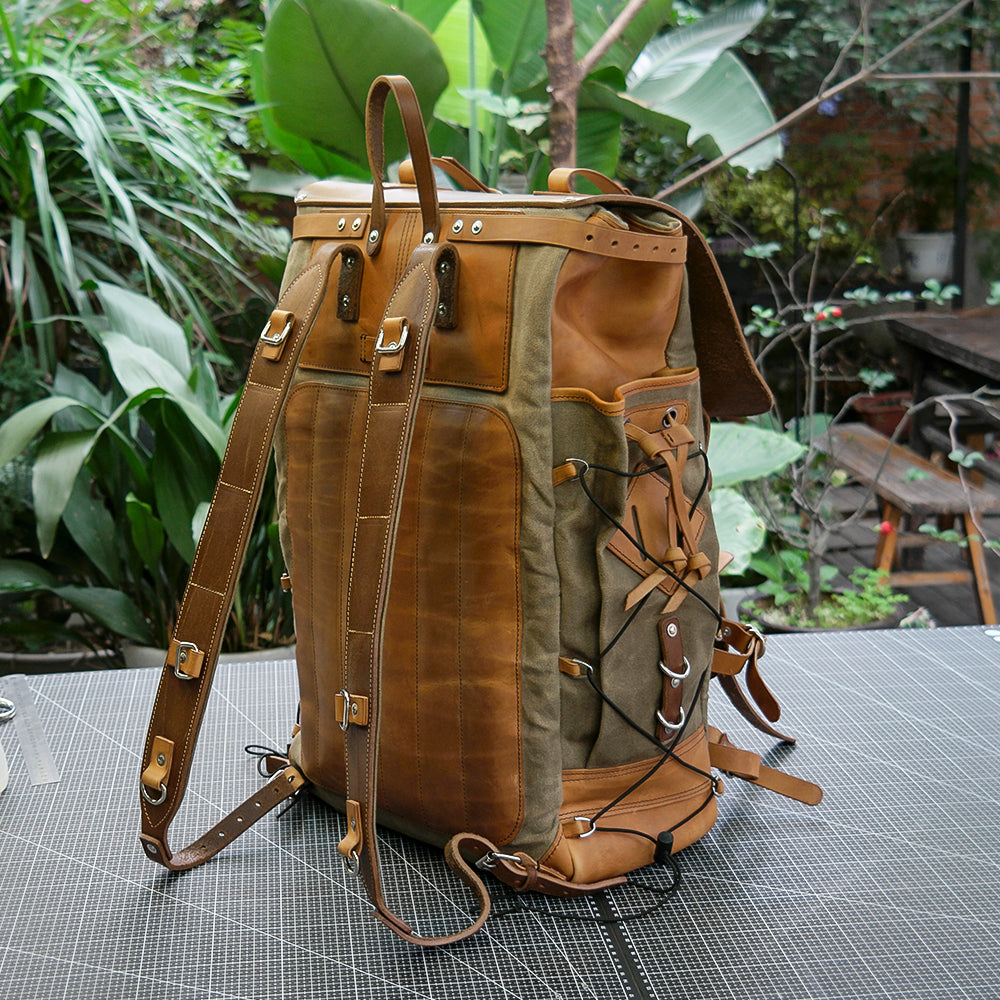 Physical Patterns】Waxed canvas and leather backpack 45 liter handmade