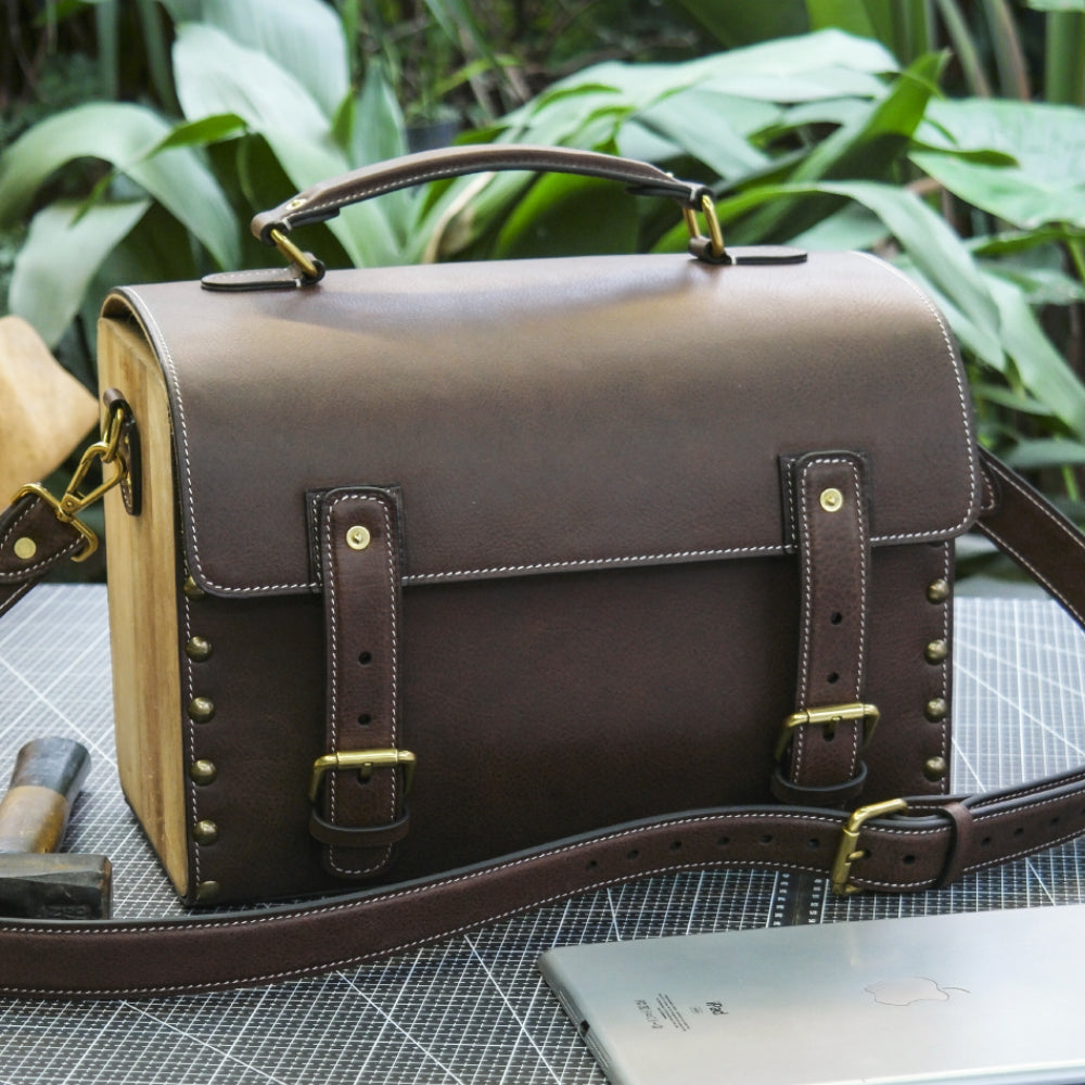Handheld crossbody bag made of rubber wood and cowhide leather/Rubber wood messenger bag