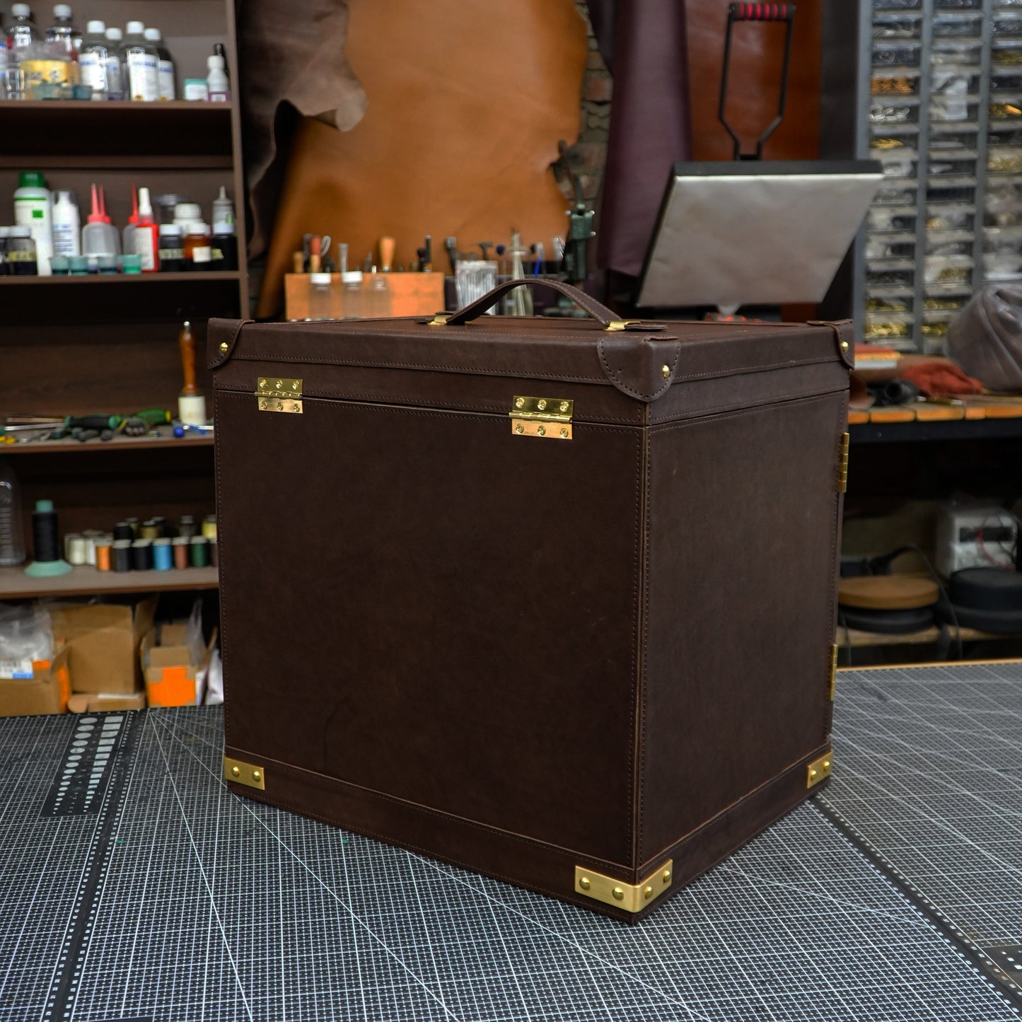 【Suitcase Pattern】 Handheld wine box made of solid wood and cowhide (wine box/wine and cup storage box) pattern