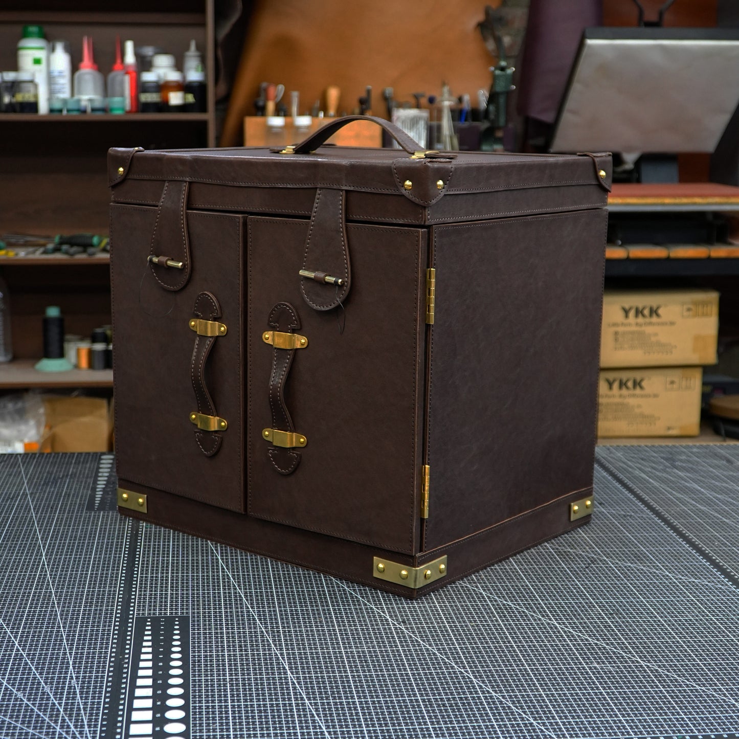 【Suitcase Pattern】 Handheld wine box made of solid wood and cowhide (wine box/wine and cup storage box) pattern