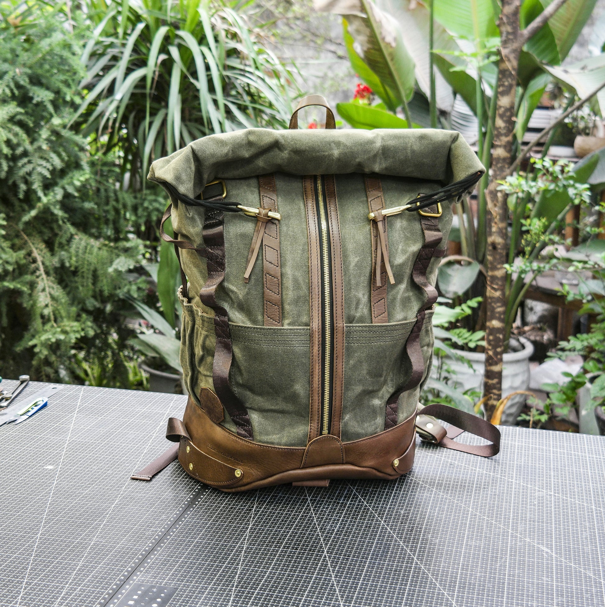 canvas leather vintage backpack High Capacity Retro Waxed 22L inch laptop in a padded sleeve Mens Backpack Waxed Canvas &