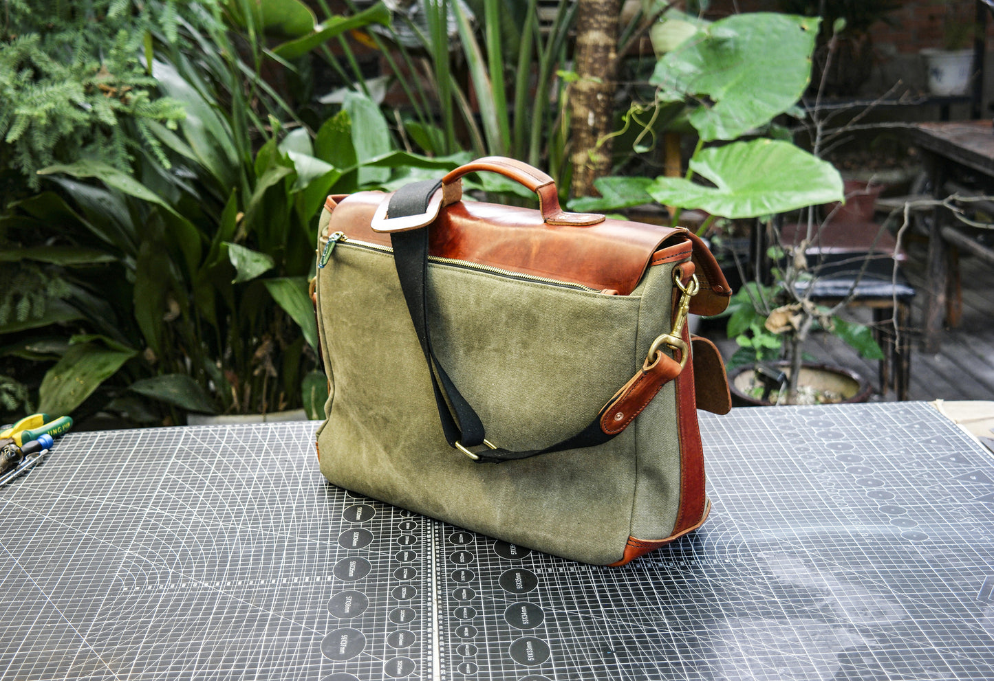 Hand dyed vegetable tanned cowhide canvas messenger bag, crossbody bag, vintage bag