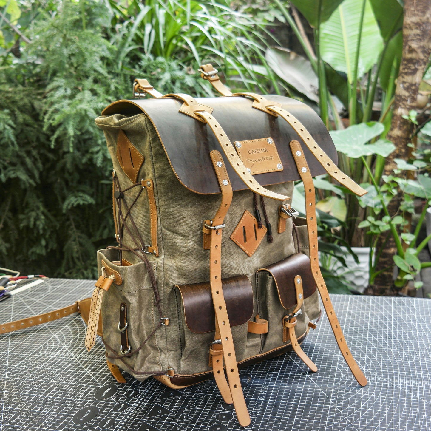 【Physical Patterns】Waxed canvas and leather backpack 35 liter handmade leather waxed backpack, suitable for travel, camping, hunting, hiking