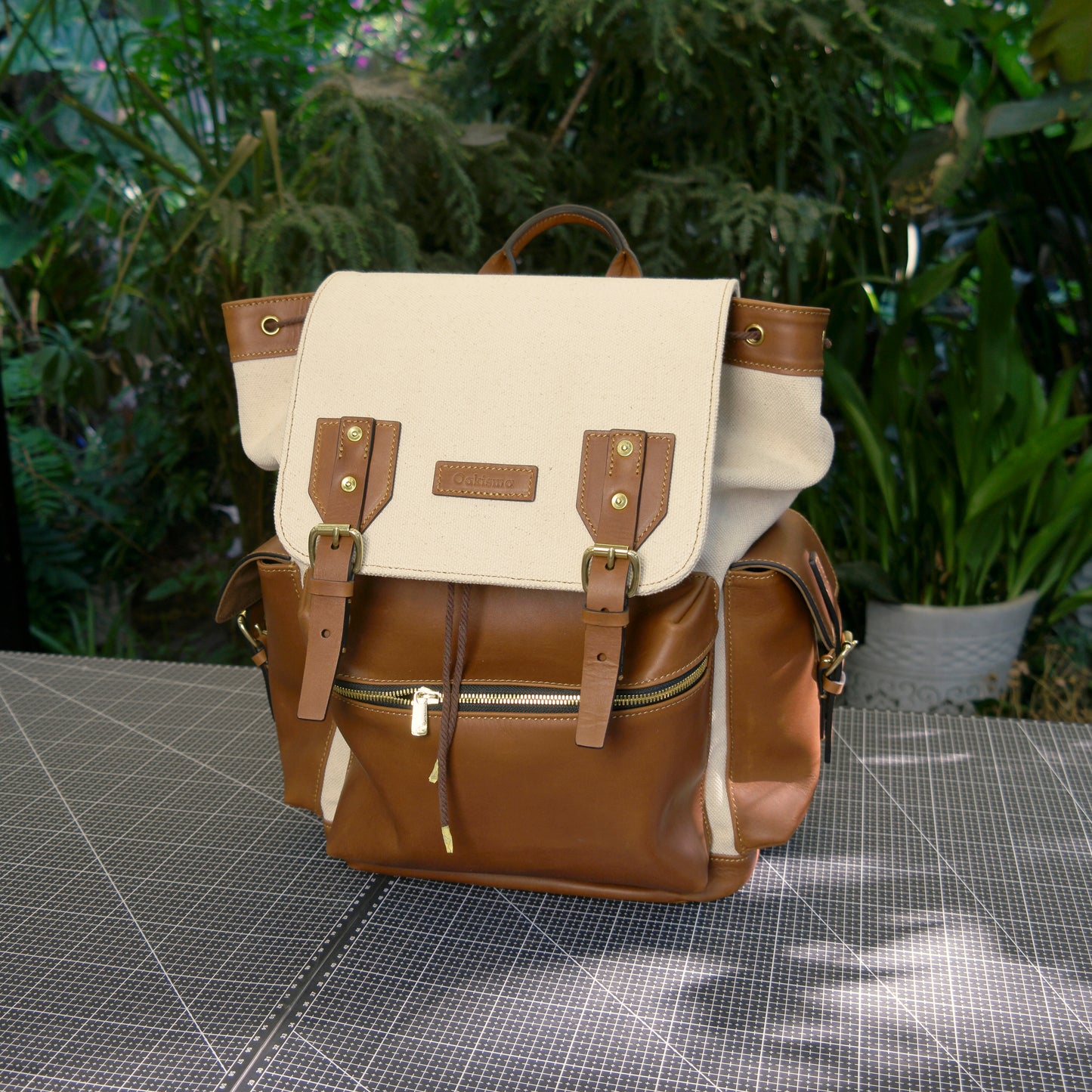 Casual and fashionable leather canvas backpack, daily commuting and short distance travel backpack