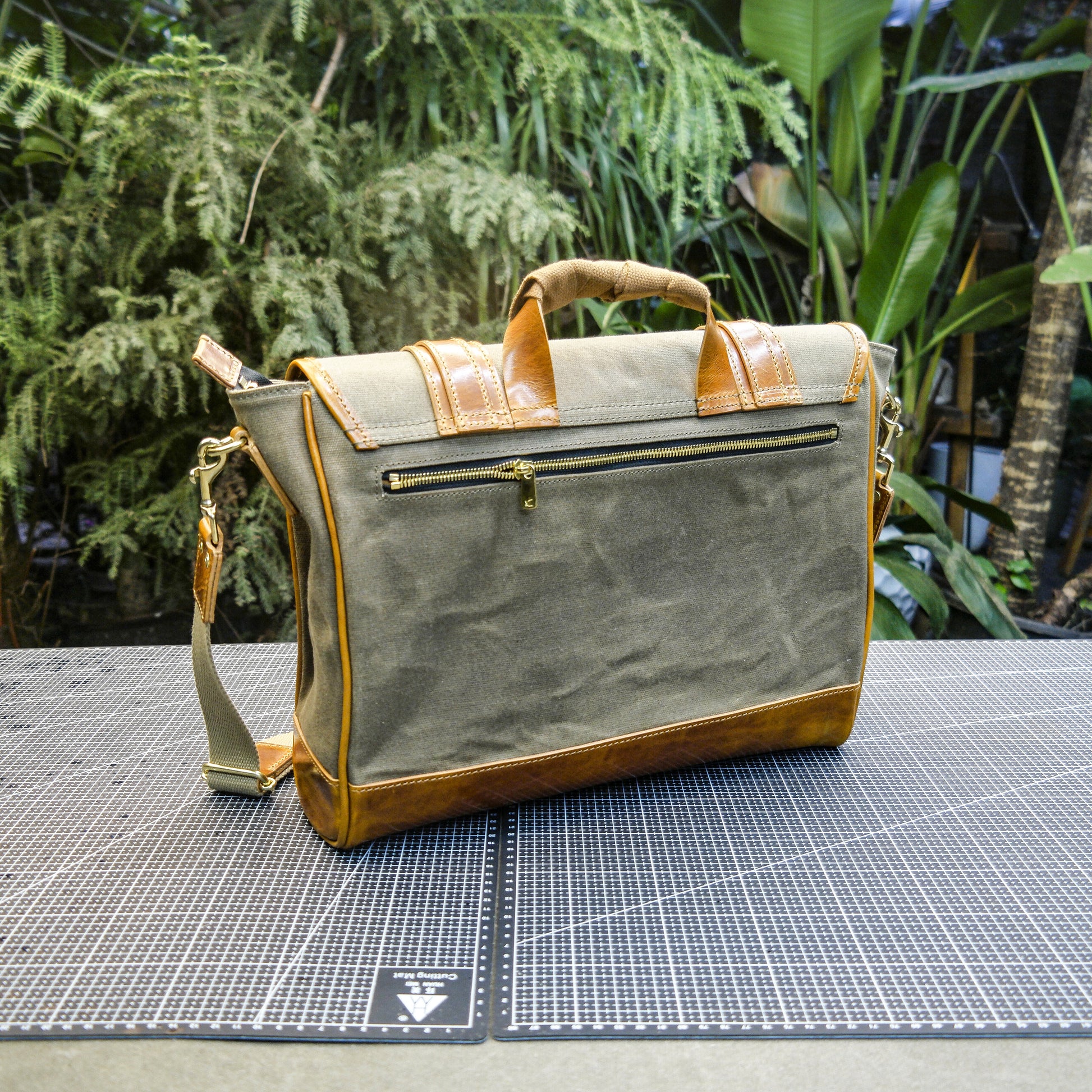 Cowhide oiled wax canvas shoulder bag/shoulder tote bag with waxed canvas/Canvas briefcase/shoulder crossbody bag