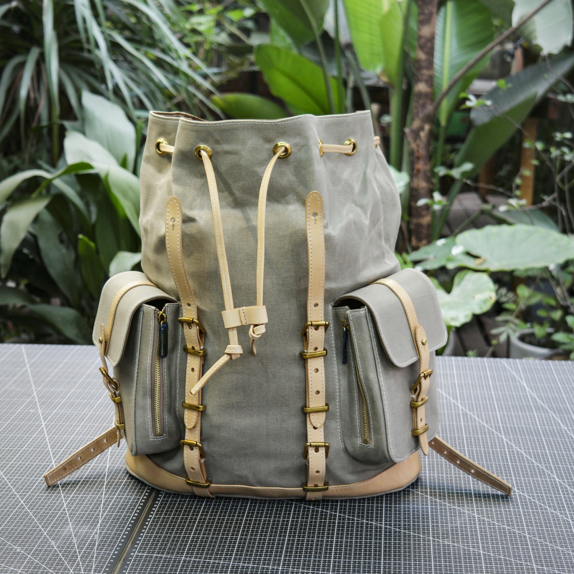 Oil wax canvas backpack, commuting backpack, casual fashion backpack