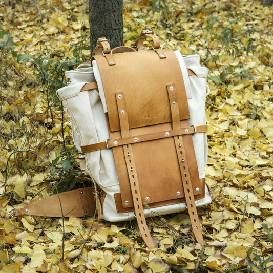 Canvas and leather 45 liter ski backpack, suitable for travel, camping, hunting, skiing, hiking