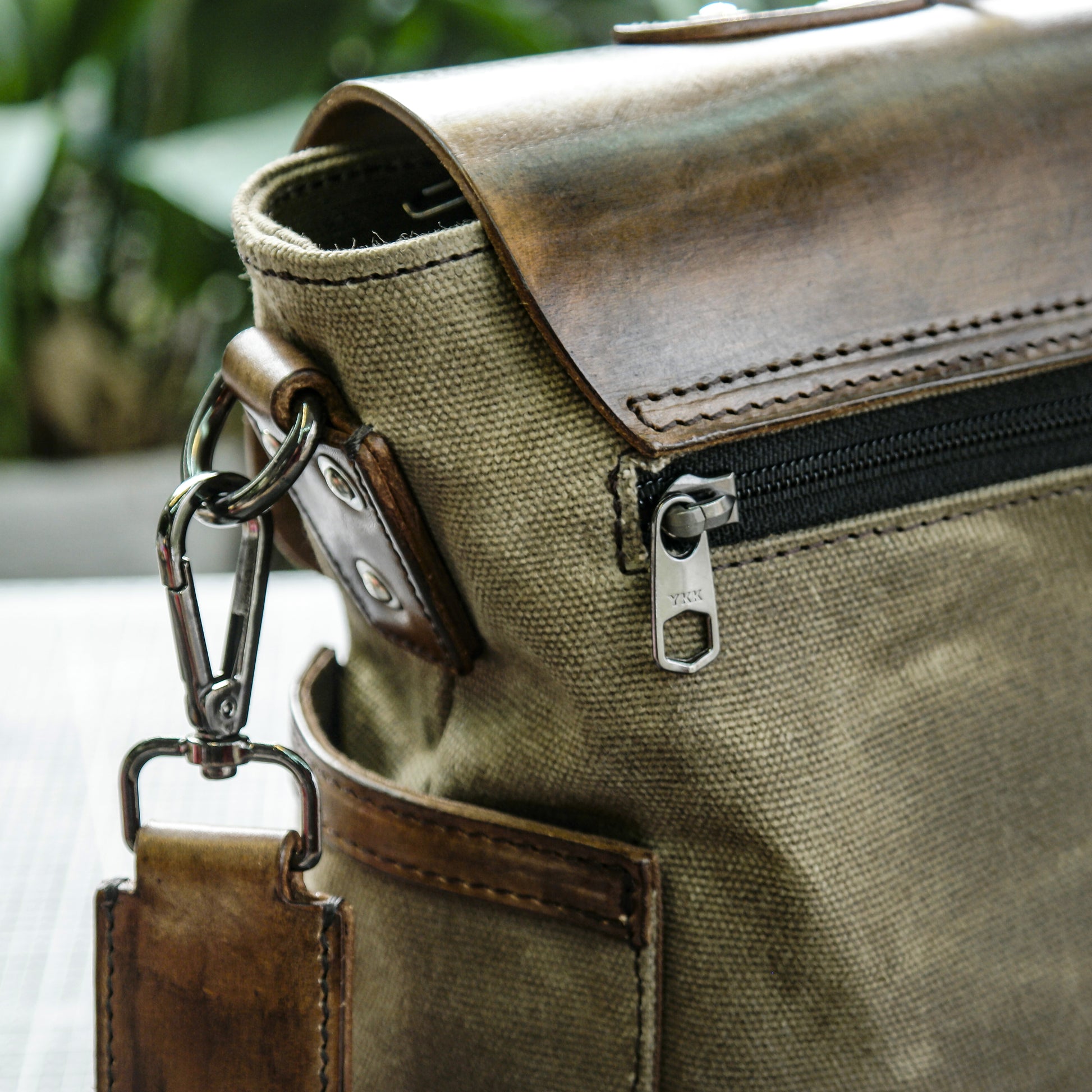 【PDF Pattern】Vegetable tanned leather, color wiped, vintage messenger bag