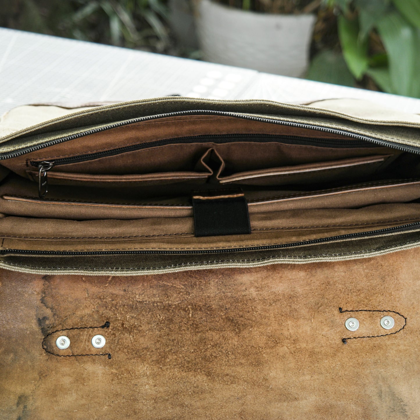 【PDF Pattern】Vegetable tanned leather, color wiped, vintage messenger bag