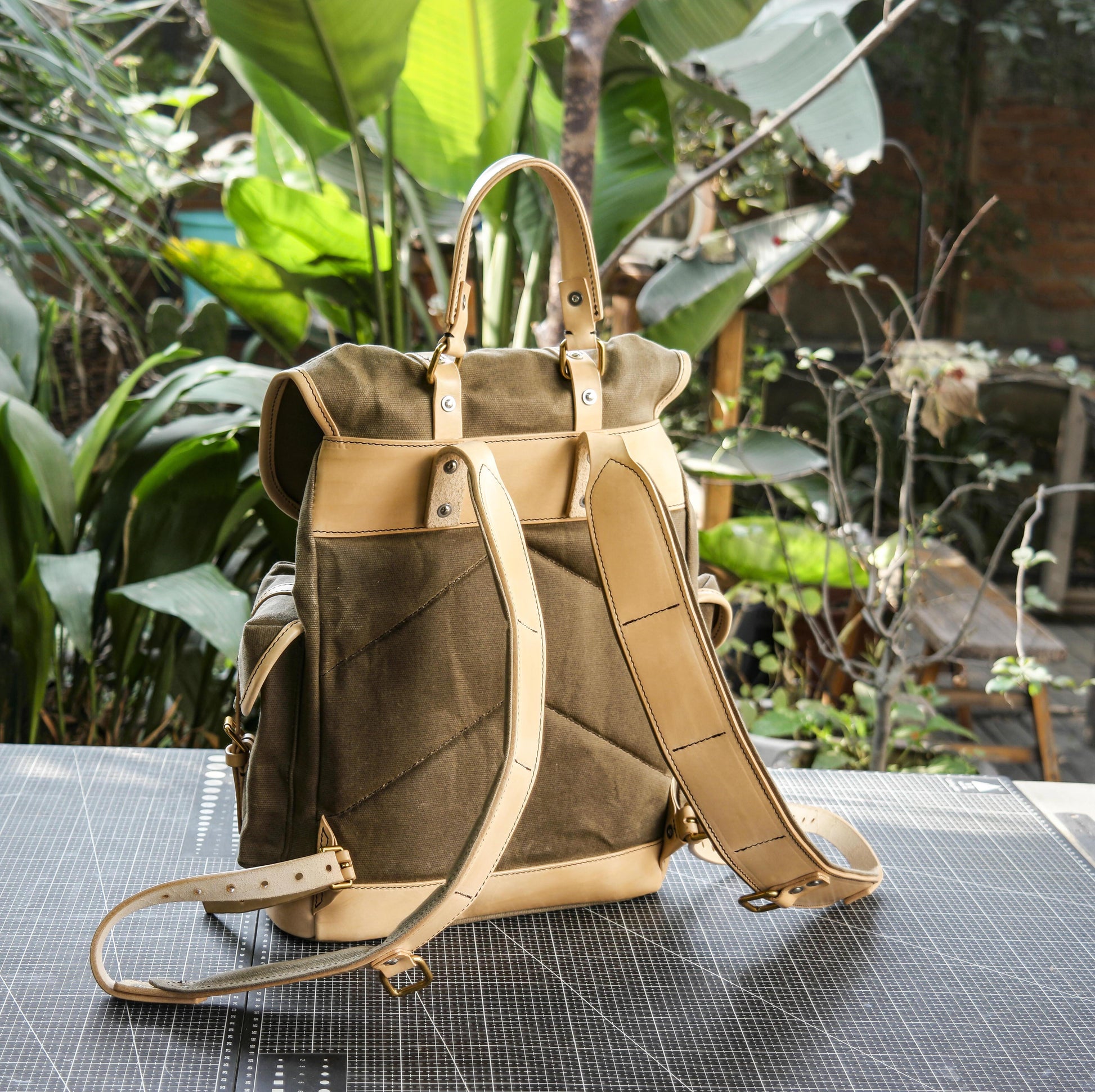 18L Wax Canvas & Vegetable Tanned Leather Backpack PDF Pattern SG-72