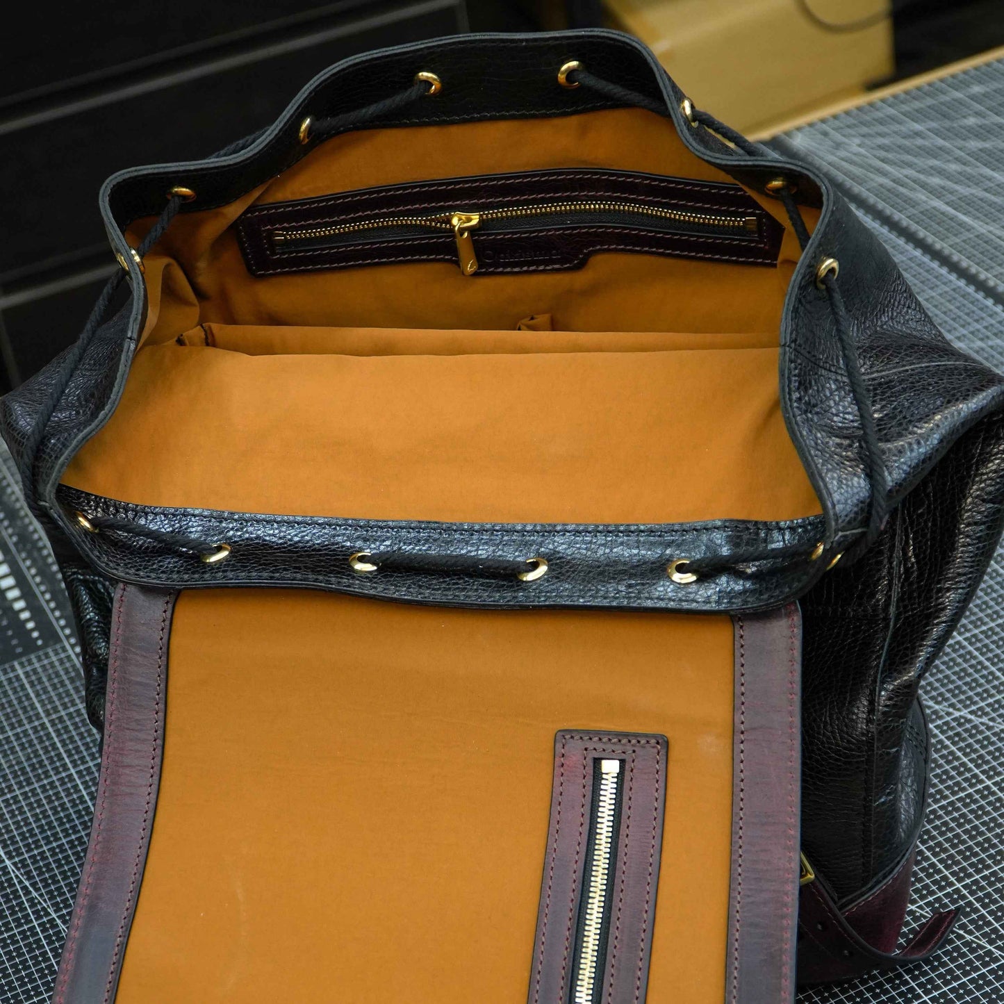 【 Backpack Pattern】  Vintage cowhide handmade backpack pattern/knapsack pattern SG-152#