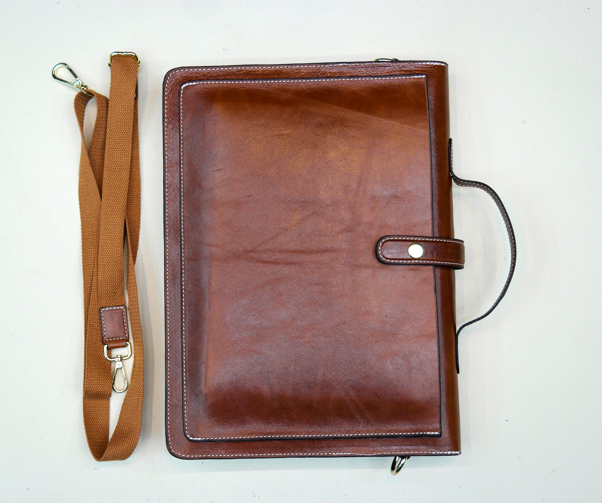 Messenger bag and office bag made of cowhide,Briefcase, laptop bag