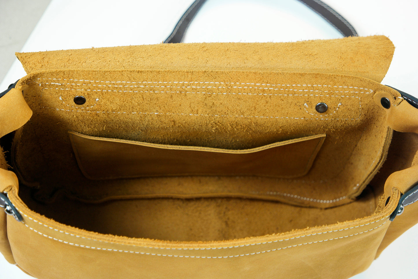 Handmade Leather Messenger Bag retro Leather postman bag male and female messenger bag Office Bag mail man bag